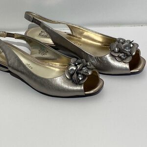 Anne Klein Women's Silver IFlex AKLudwik Leather Slingback Sandals Size 7.5M